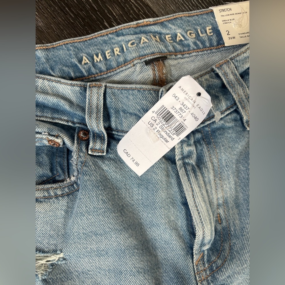 NWT American Eagle Denim Jeans 90s Low Rise Kick Two Tone Blue Mid Wash Size 2​​ - Picture 10 of 13